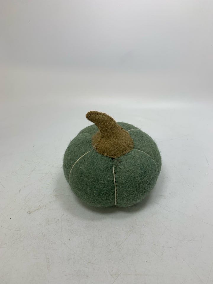 TEAL SMALL FELT FEEL PLUSH PUMPKIN.