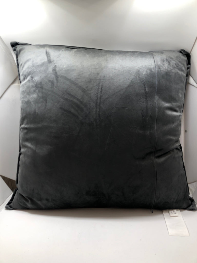 GREY FABRIC PILLOW.