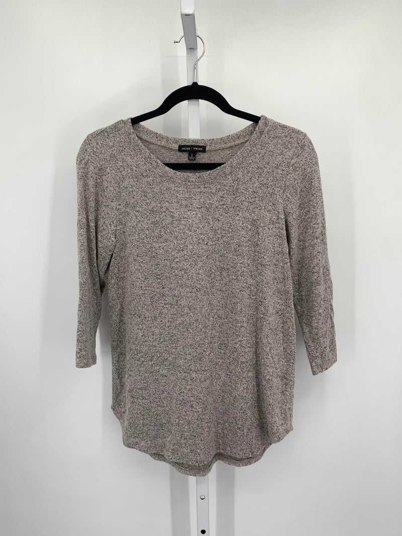 Size Small Misses 3/4 Sleeve Sweater