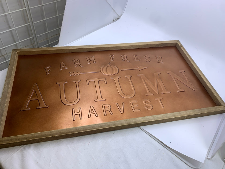 FARM FRESH AUTUMN METAL WALL HANGING.
