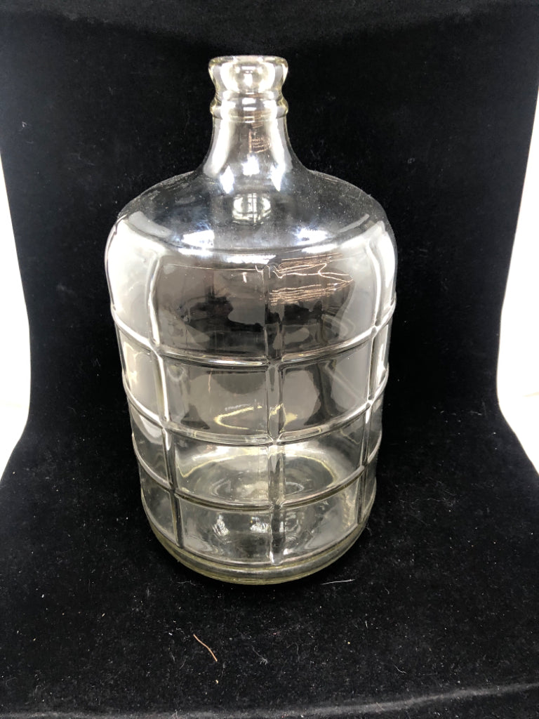 LARGE STRIPE PANE GLASS JUG.