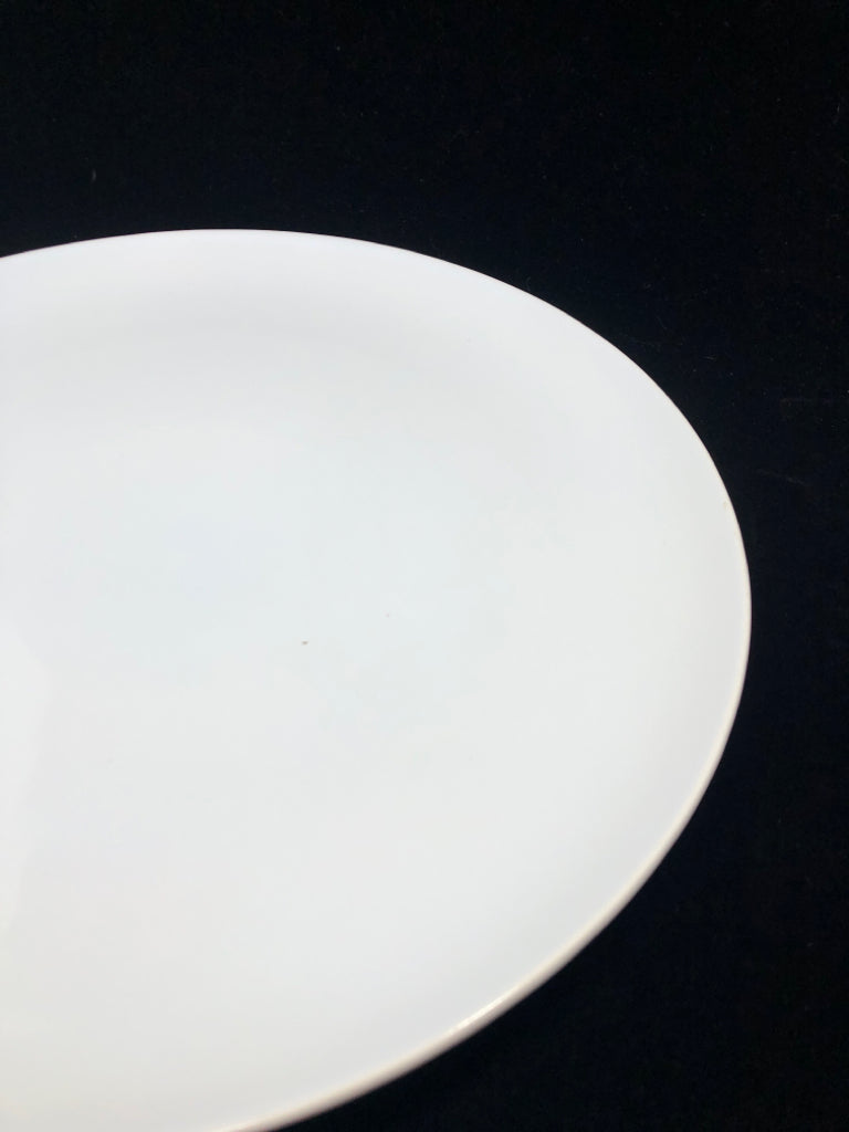 ROUND WHITE SERVING PLATTER.