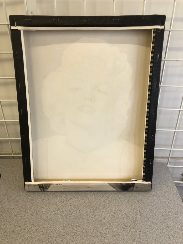 MARILYN MONROE CANVAS WALL HANGING.