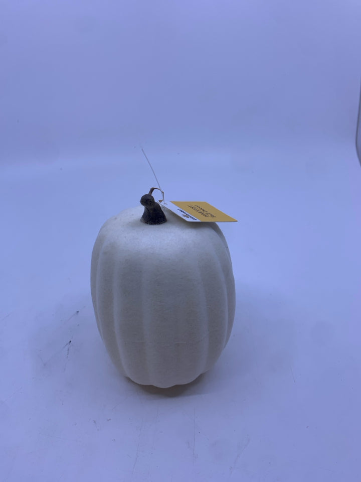 WHITE FOAM PUMPKIN.