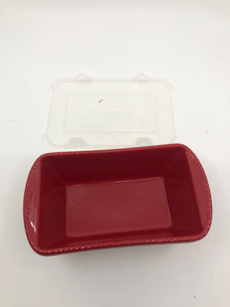 TEMPTATIONS GREEN+RED PLAID BAKING DISH W/ COVER.