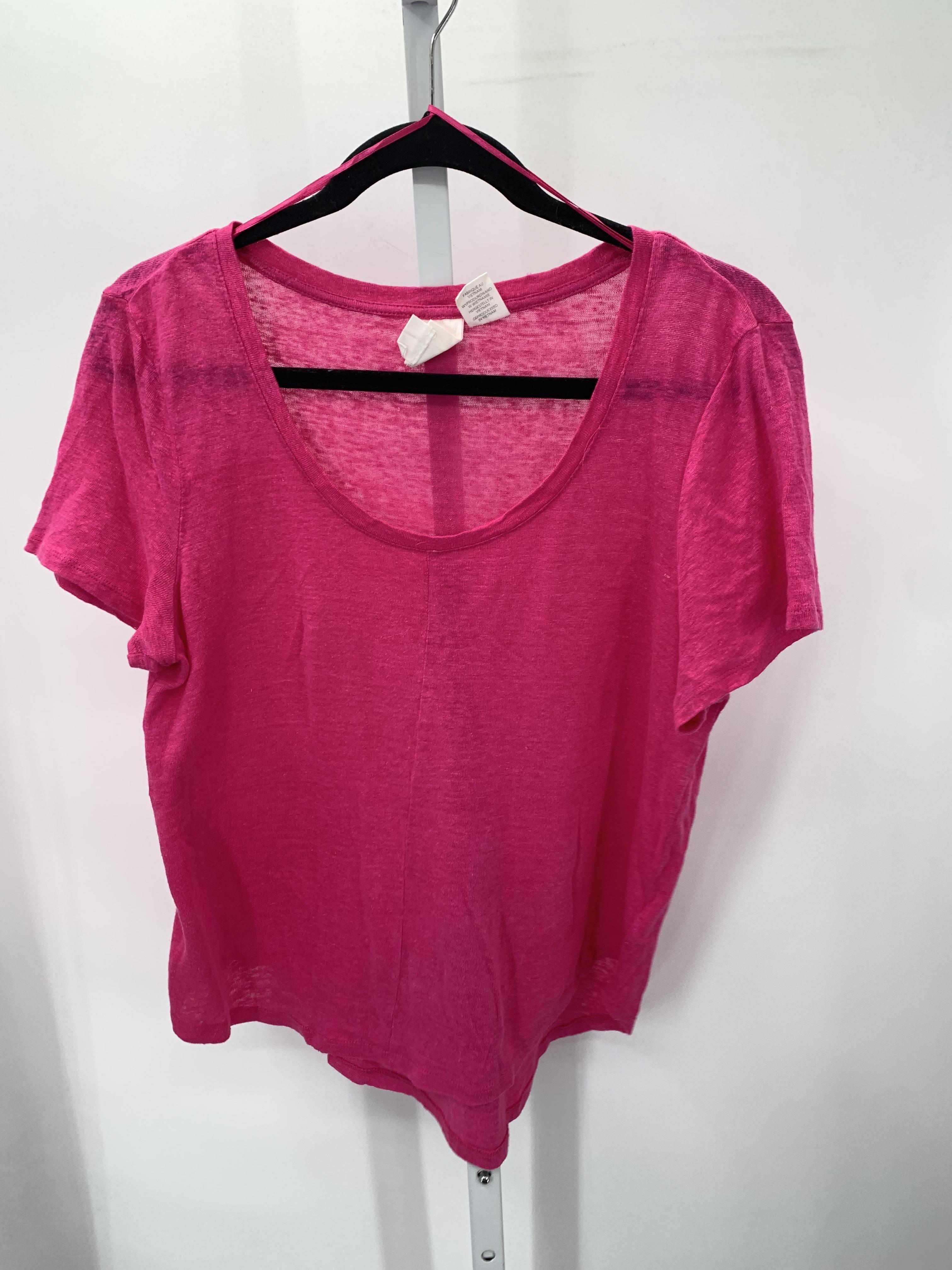 Size Medium Misses Short Sleeve Shirt