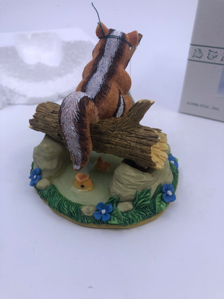 NIB GONE FISHIN' CHARMING TAILS