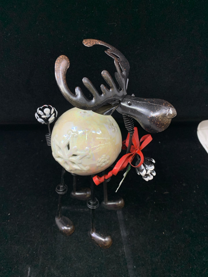 METAL STANDING MOOSE W/ SNOWFLAKES TEA LIGHT HOLDER.