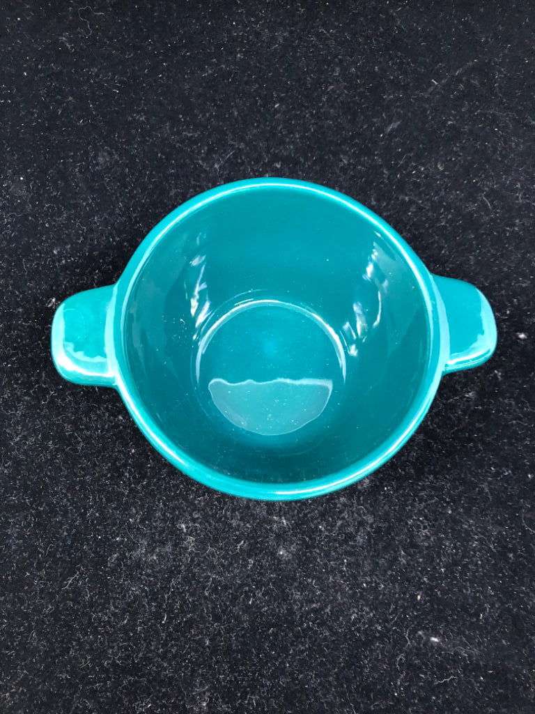 SMALL TEAL/CREAM CROCK.