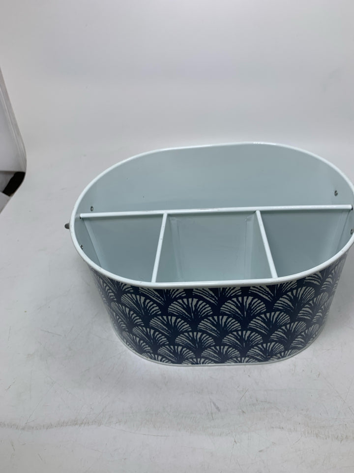 BLUE PATTERNED METAL DIVIDED UTENSIL HOLDER W/ HANDLE.