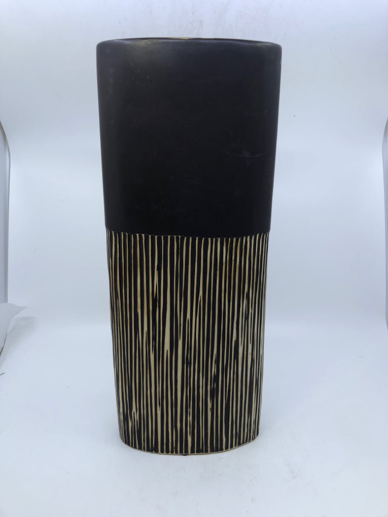 TALL WIDE VASE W ZEBRA PATTERN.