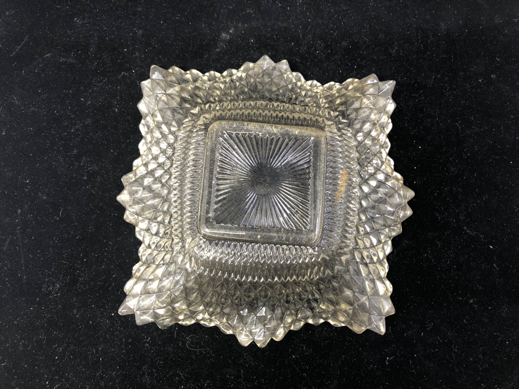 SQUARE DIAMOND PATTERN BOWL.