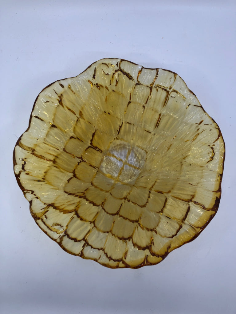 AMBER GLASS SEASHELL BOWL.