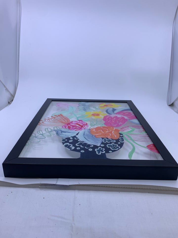 SHADOW BOX FLORAL IN BLACK FRAME WALL ART.