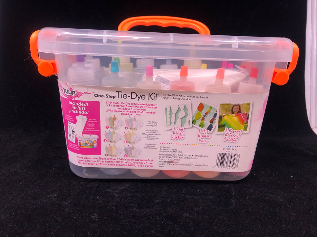 NIB TULIP BRAND 123PC  ONE-STEP TYE-DYE KIT.