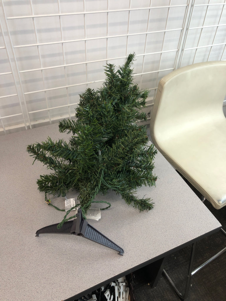 SM CHRISTMAS TREE.