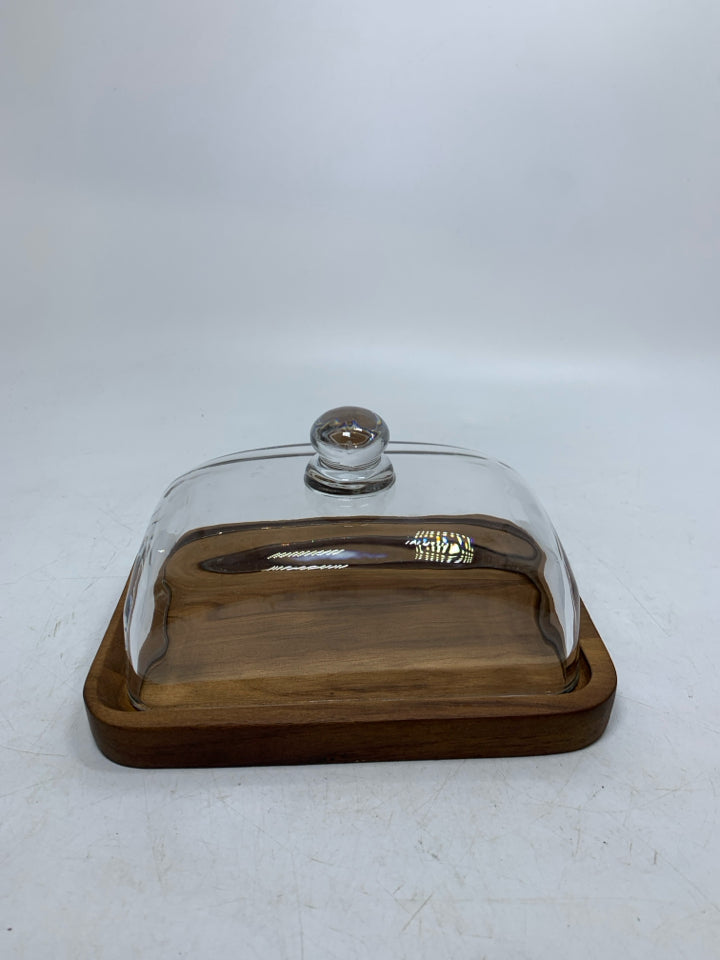 WOOD BASE W/ CLEAR GLASS LID.