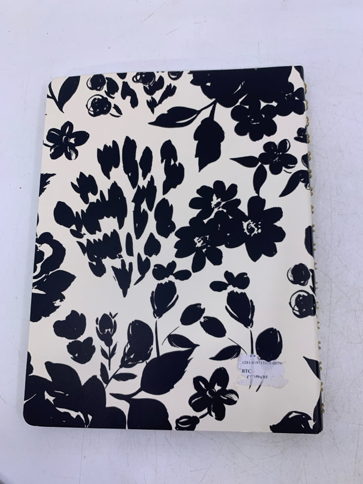 2026 PLANNER W/ WHITE/BLACK FLOWERS.