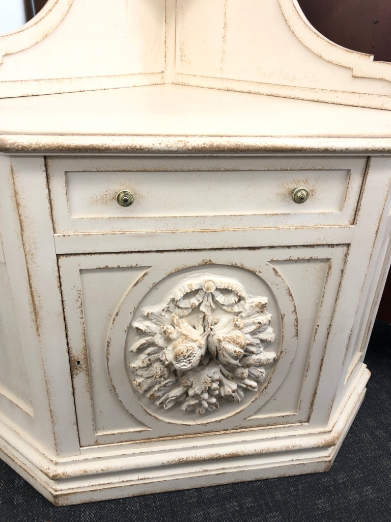 DISTRESSED CREAM CORNER HUTCH W DRAWER AND CABINET.