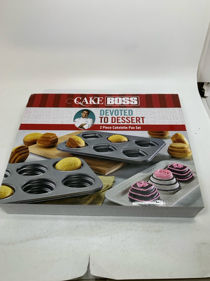 NIB CAKE BOSS 2 PC CAKELETTE PAN SET.