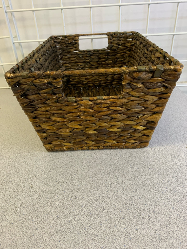 RECTANGLE WOVEN STORAGE BASKET.