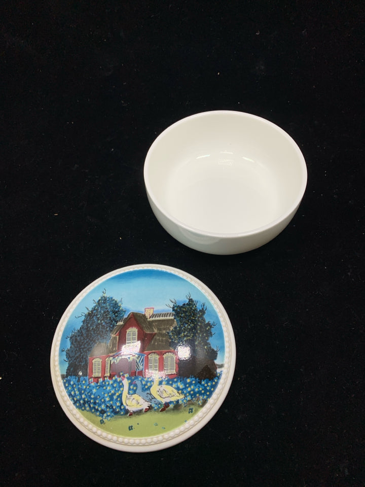 VILLEROY & BOCH GOOSE TRINKET BOX W/LID.
