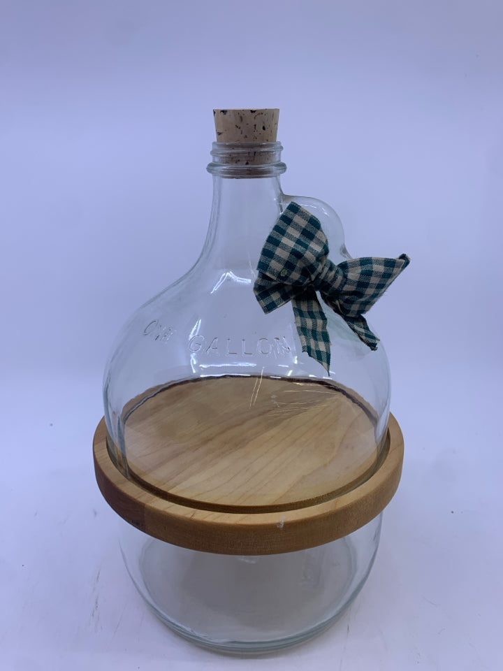 GLASS 2 PC CHEESE BOARD BOTTLE SET.