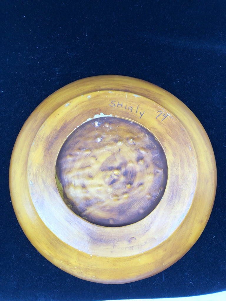 FALL HARVEST CERAMIC WALL PLATE.