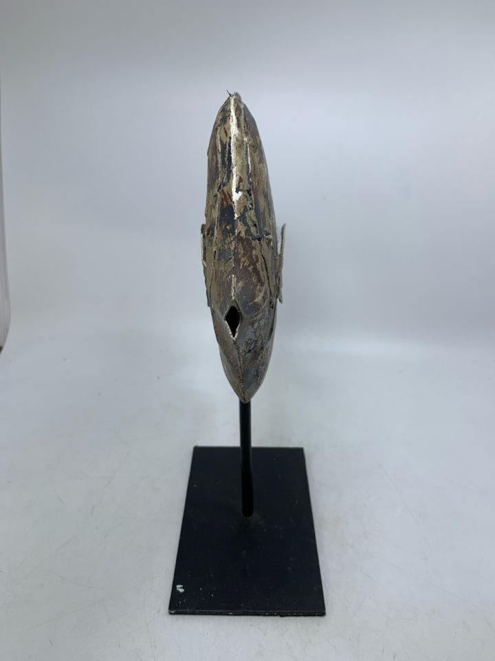MULTI COLORED LARGE FISH ON HEAVY METAL STAND DECOR.