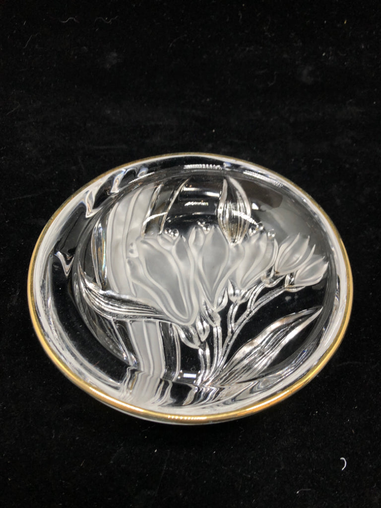 GLASS DISH W/FROSTED FLOWER AND GOLD EDGE.