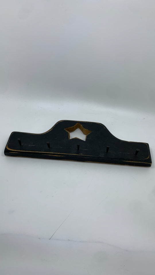 STAR CUTOUT PRIMITIVE WOOD KEY HOOK.