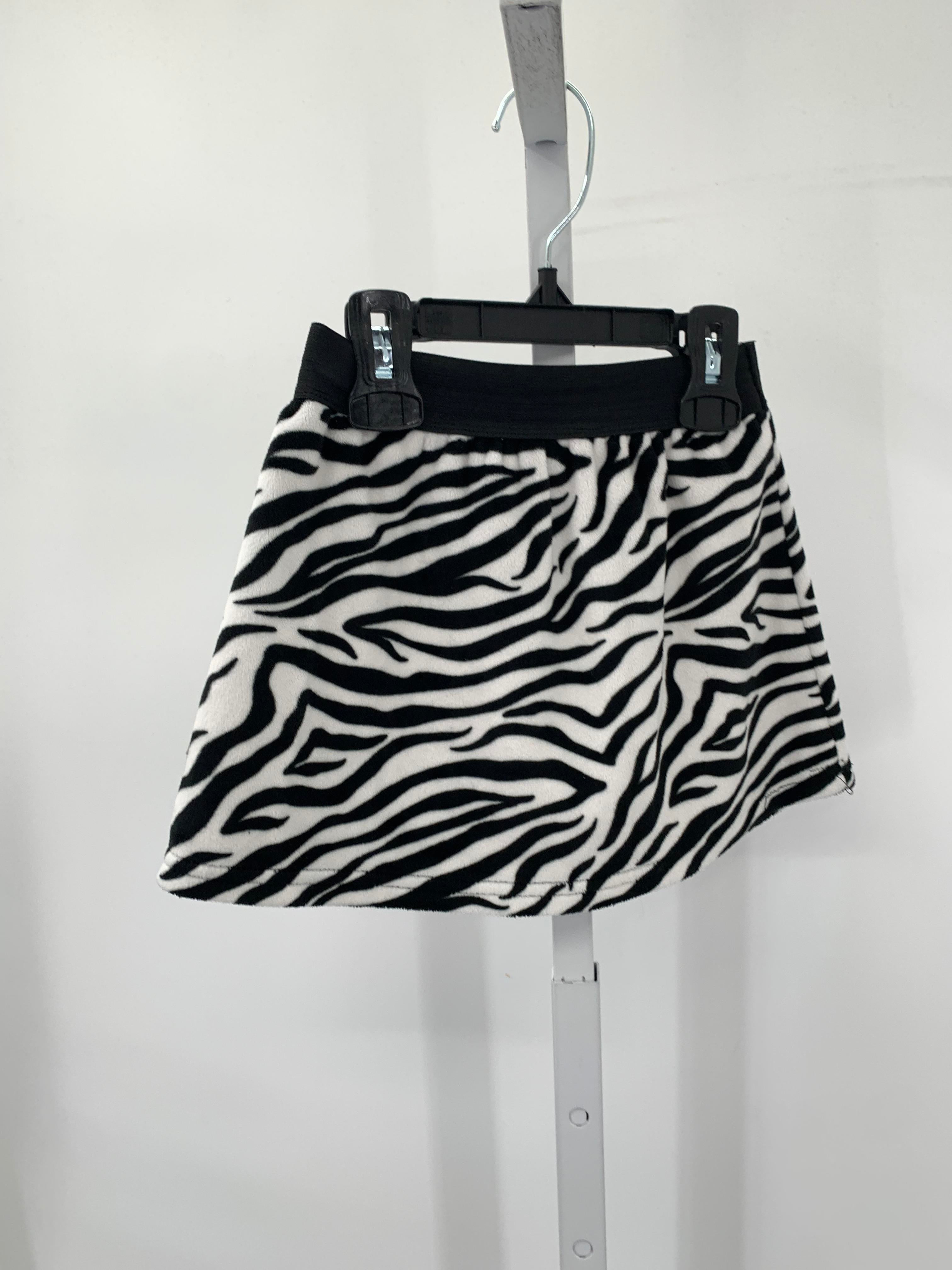 Young Hearts Size 5 Girls Skirt