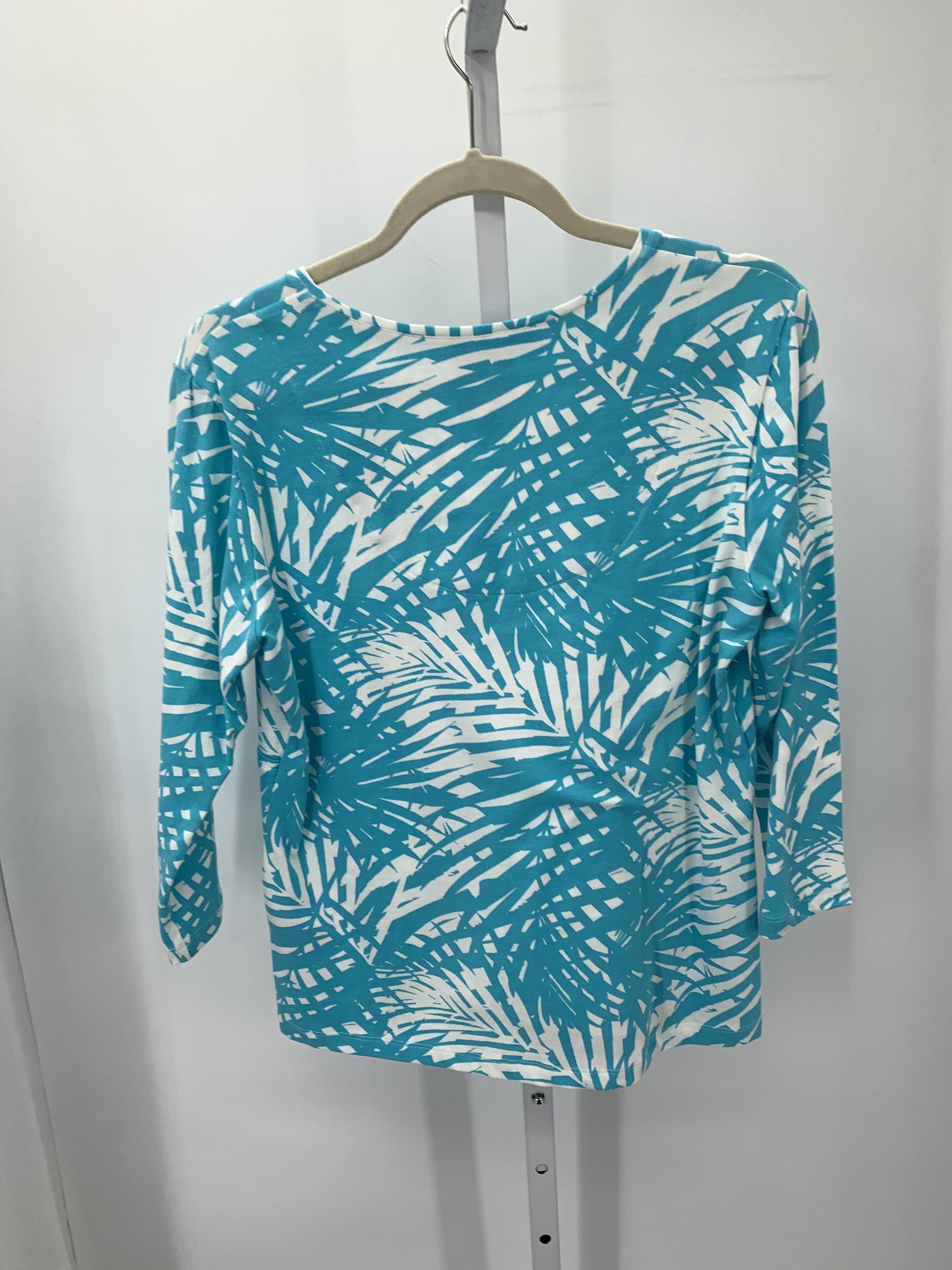 Size Medium Misses 3/4 Sleeve Shirt