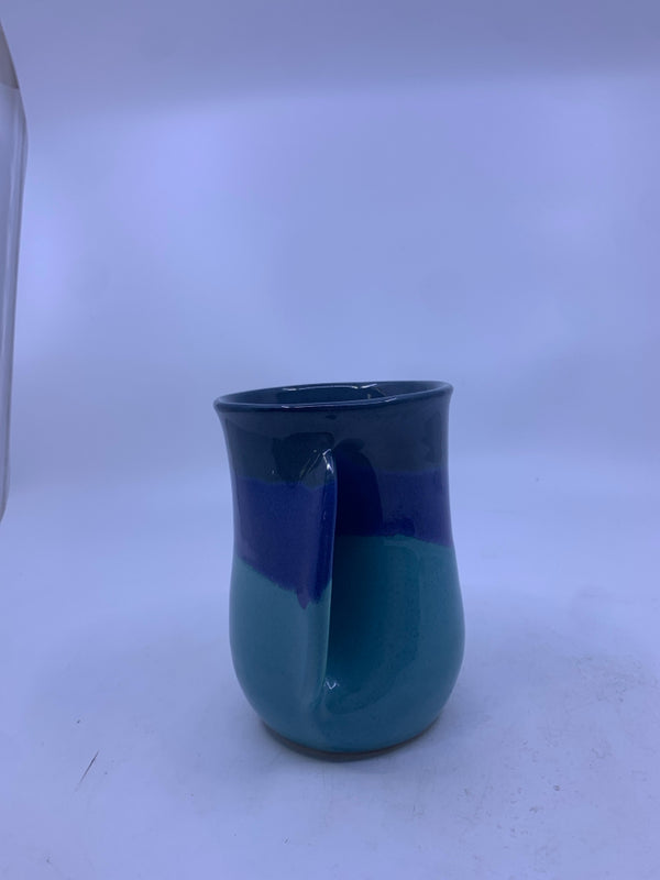 3 DIFFERENT BLUES STRIPED HAND WRAP POTTERY MUG.