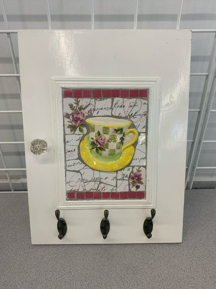 MOSAIC TEACUP WALL HOOKS.