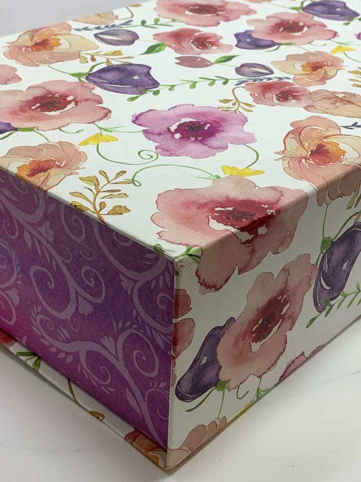 PINK/PURPLE FLOWER DECORATIVE CARDBOARD BOX.