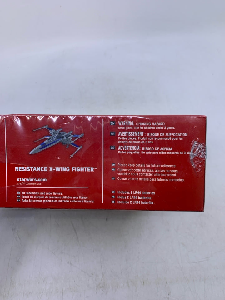 NIP RESISTANCE X - WING FIGHTER STAR WARS.