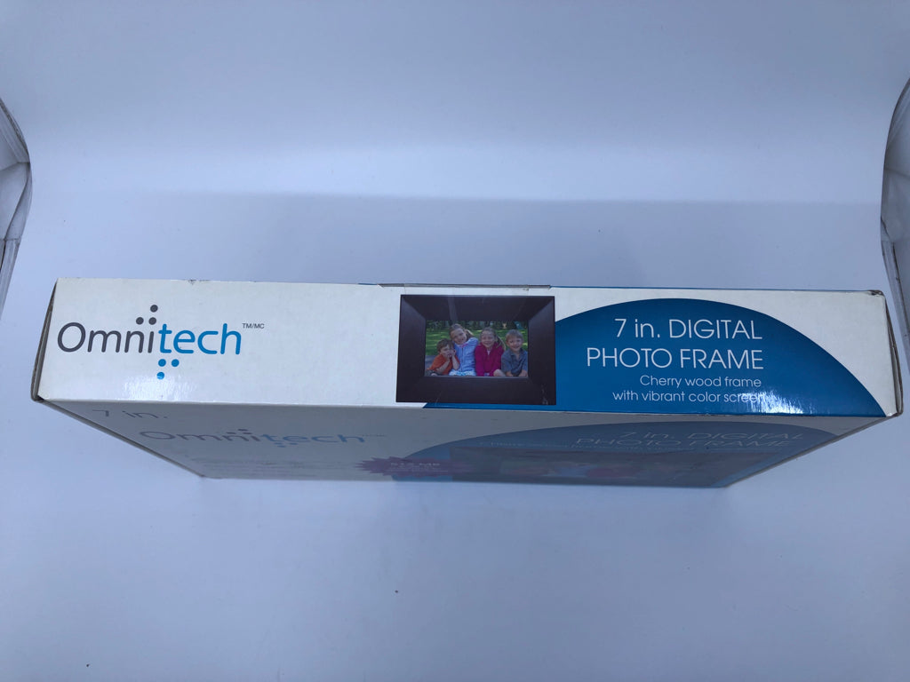 NIOB OMNITECH 7IN DIGITAL PHOTO FRAME.