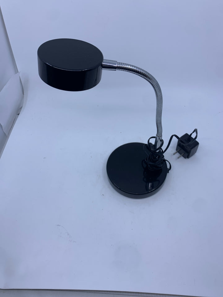 BLACK DESK LAMP.