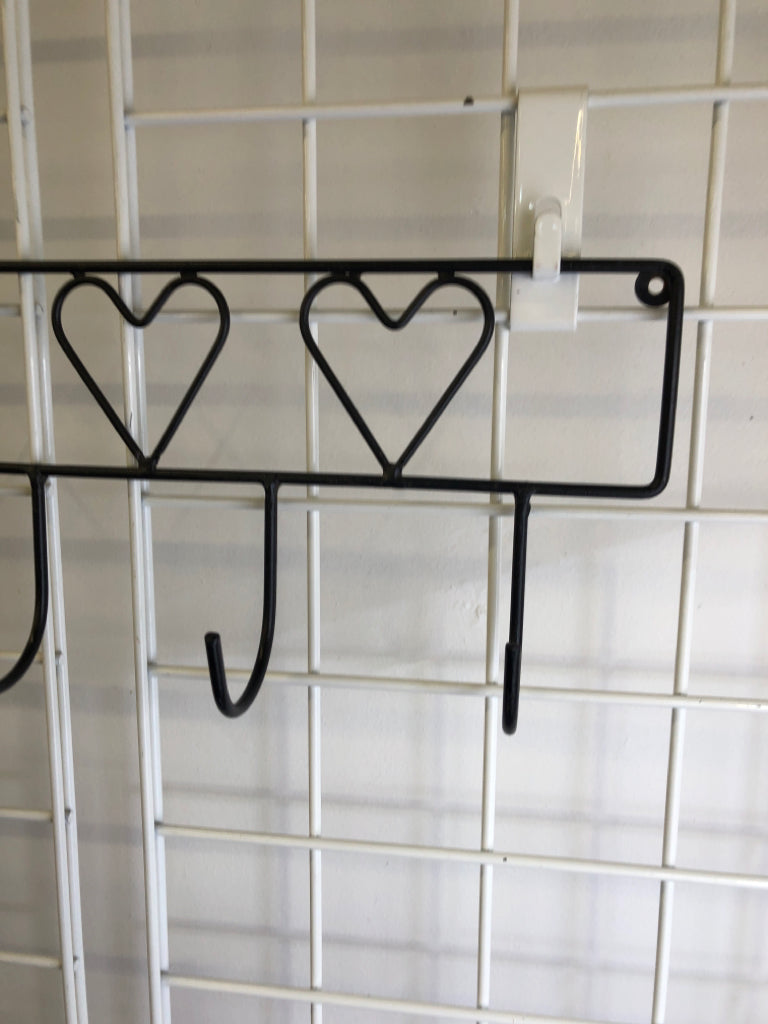BLACK METAL 6 HOOK WALL HANGING.