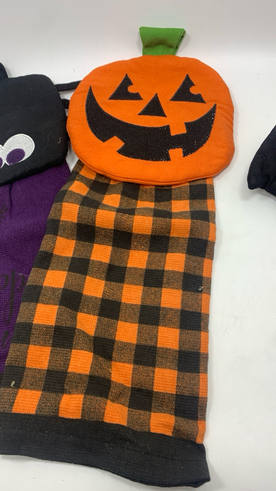 3PC BAT, PUMPKIN, SPIDER KITCHEN TOWELS.
