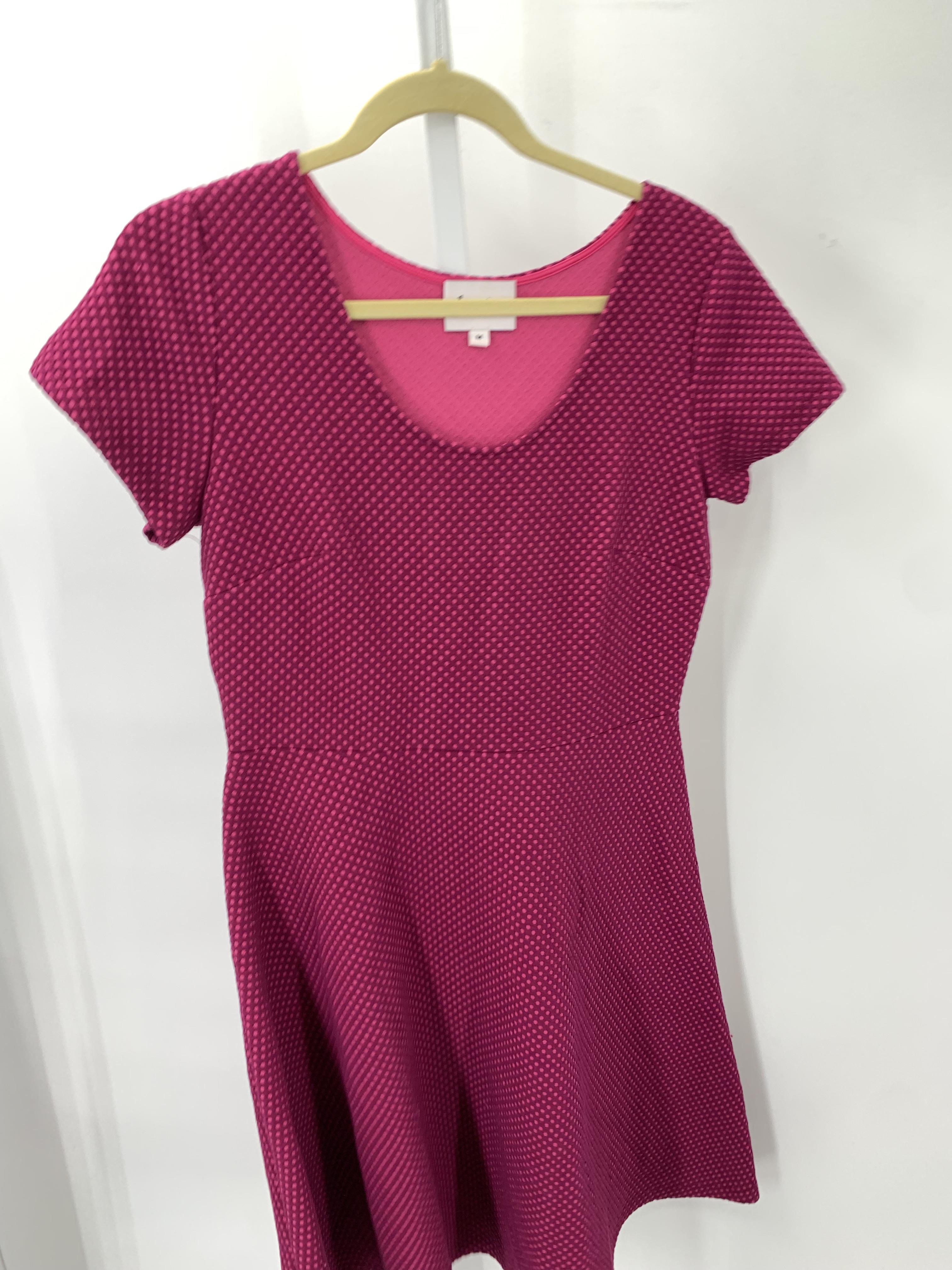 Size Medium Misses Short Sleeve Dress