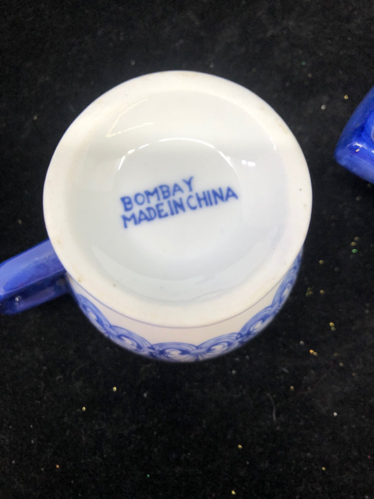 2PC BLUE AND WHITE TEACUP AND TEAPOT.