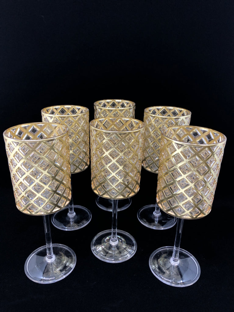 6 PLASTIC W/GOLD DIAMOND DESIGN WINE CUP.