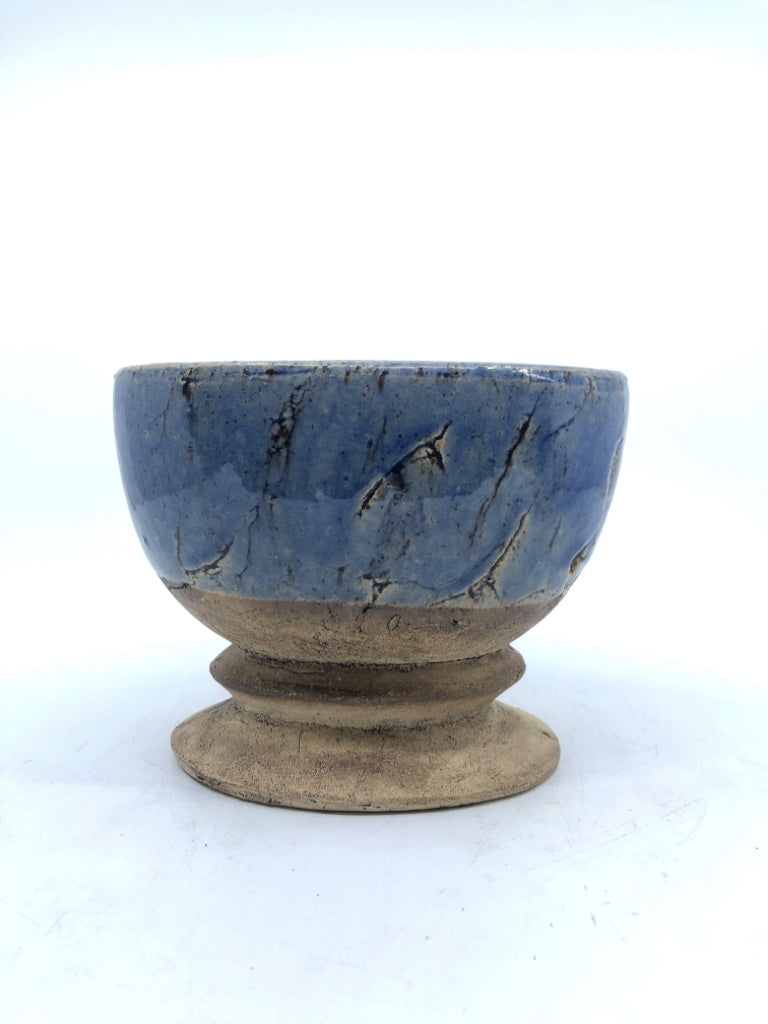 RUSTIC OVAL FOOTED PLANTER LIGHT BLUE GLAZE.