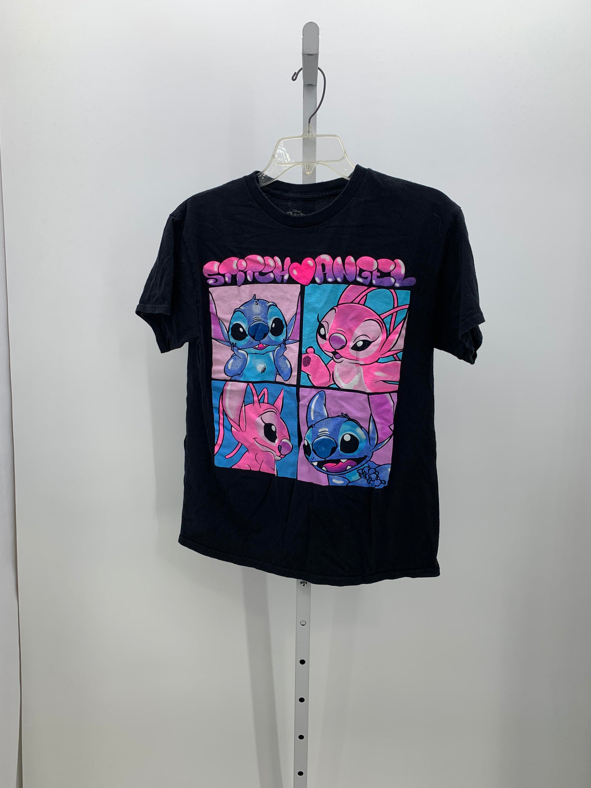 Disney Size Medium Juniors Short Sleeve Shirt