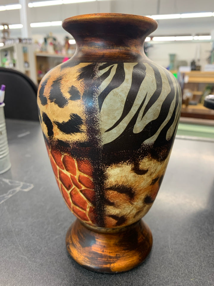 ANIMAL PRINT VASE.