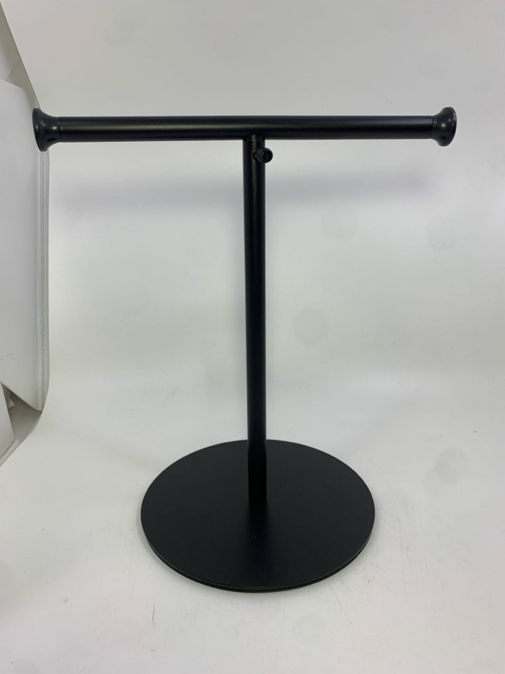 BLACK METAL ADJUSTABLE JEWELRY STAND.