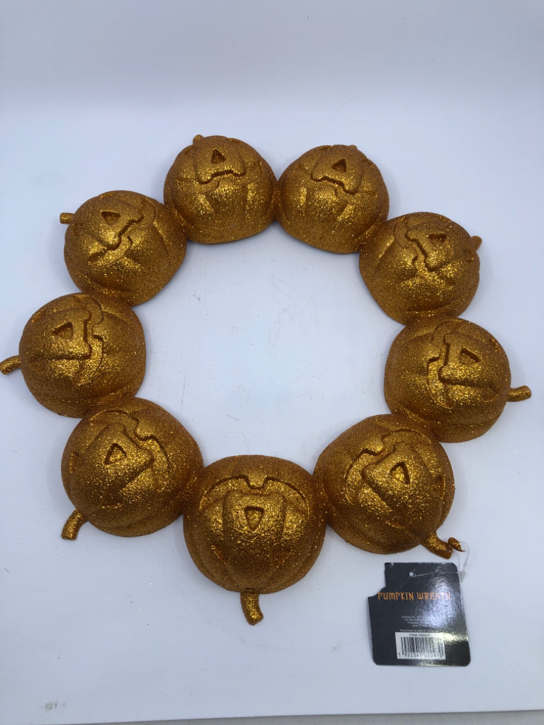 GLITTER PUMPKIN WREATH.
