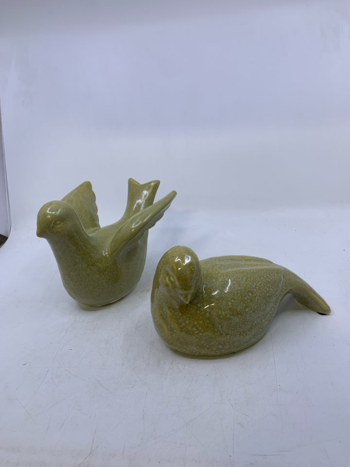 2 PC CERAMIC PALE GREEN MORNING DOVES.